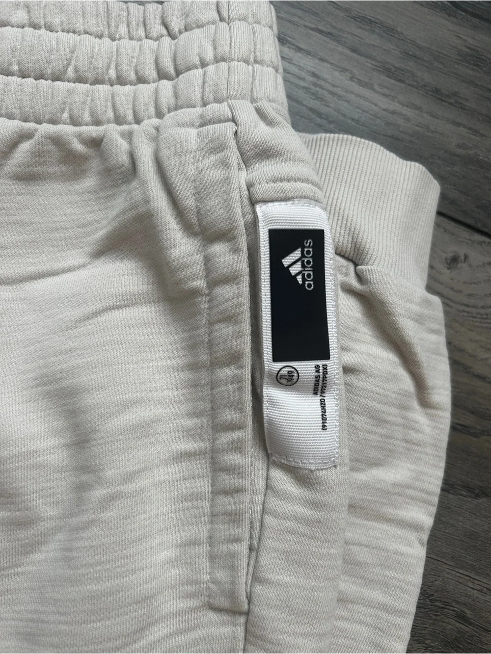 adidas subtle soft light